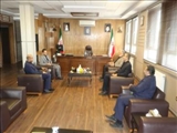 امیر عباس شفیع زاده فرماندار شهرستان شهریار با مدیر دفتر نمایندگی اموال واملاک بنیاد مستضعفان غرب استان دیدار و گفتگو کرد