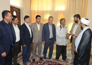  دیدار با خانواده شهیدان بختیاری و عابدینی از شهدای دفاع مقدس با حضور سرپرست فرمانداری شهرستان شهریار انجام شد؛